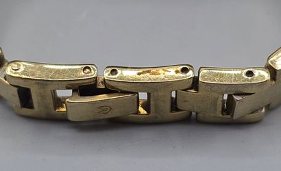 Lot de 7 montres de dame en métal doré comprenant...