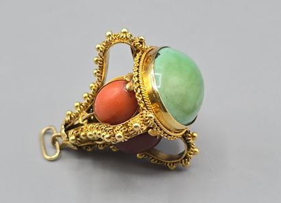Pendentif breloque en or jaune 750°°.
Il...
