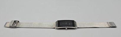 Lot de trois montres d'homme en métal dont:
-...