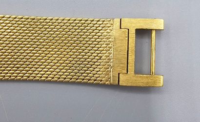 Lot de trois montres d'homme en métal dont:
-...