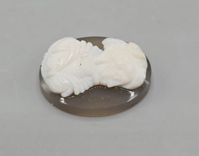 Camée de forme ovale en pierre dure (agate...