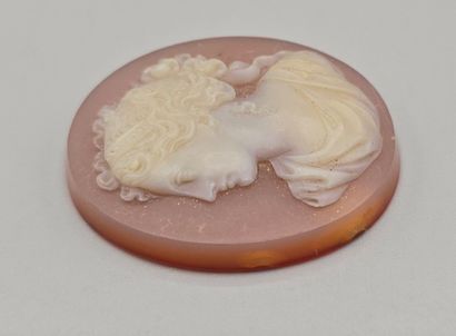 Camée de forme ovale en pierre dure (agate...