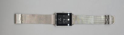 Lot de trois montres d'homme en métal dont:
-...