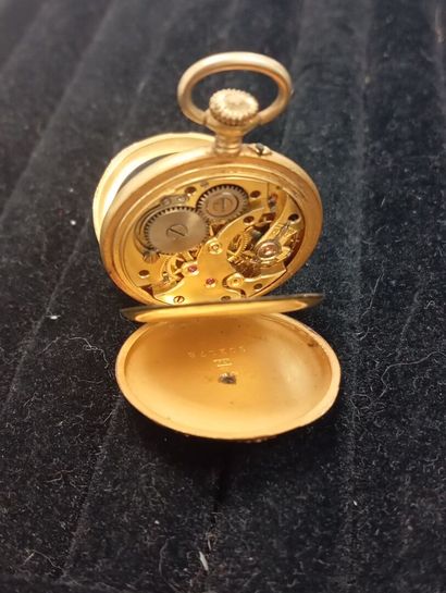 'TRIB'
Montre de col en or jaune 750°° (cuvette...