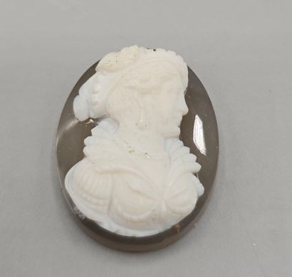 Camée de forme ovale en pierre dure (agate...