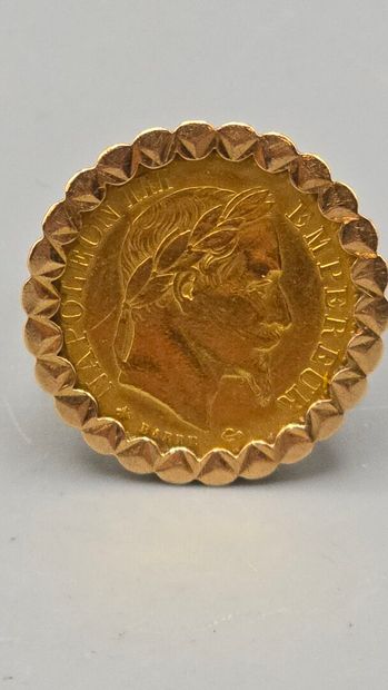 Pièce de 10 francs en or jaune montée en...