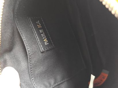 Paule KA
Deux pochettes en cuir imitant le...