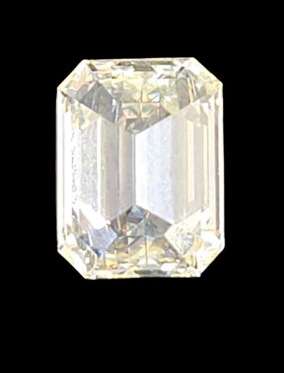 Diamant sur papier de forme rectangulaire...