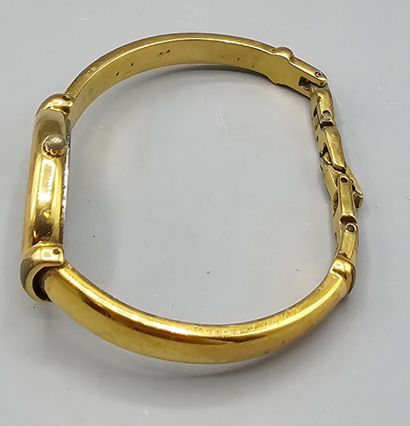 Lot de 7 montres de dame en métal doré comprenant...