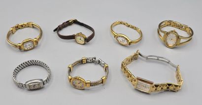 Lot de 7 montres de dame en métal doré comprenant...