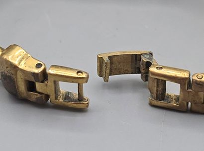 Lot de 7 montres de dame en métal doré comprenant...