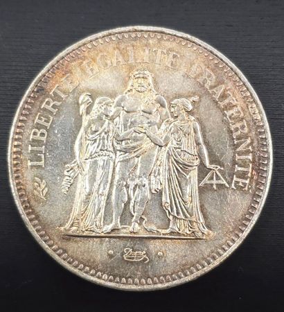 FRANCE. 
Lot de huit pièces de 50 francs...