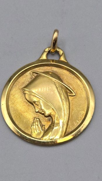 AUGIS
Médaille de baptême en or jaune 750°°...