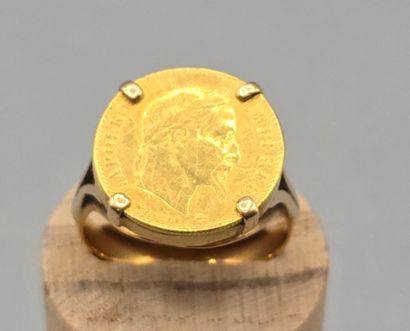 Pièce de 10 francs en or jaune montée en...