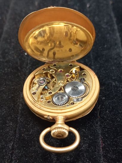 'TRIB'
Montre de col en or jaune 750°° (cuvette...