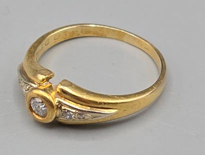 Bague en or jaune 750°° sertie d'un diamant...