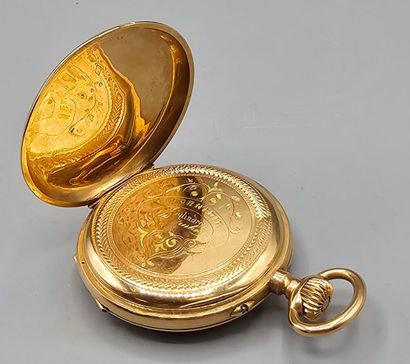 Montre de poche circulaire en or jaune 750°°...