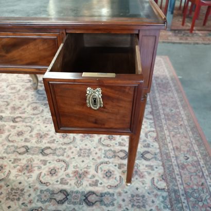 Bureau de dame de forme rectangulaire en...