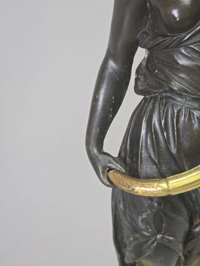Importante paire de candélabres en bronze...