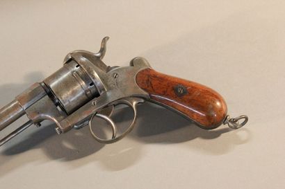 Pistolet à broche, double action, six coups....