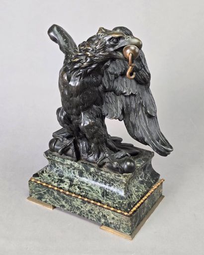Porte montre en bronze figurant un aigle...