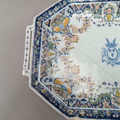 ROUEN ou LILLE
Important plat octogonale...