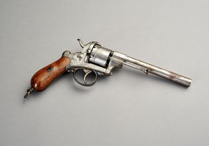 Pistolet à broche, double action, six coups....