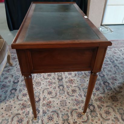Bureau de dame de forme rectangulaire en...