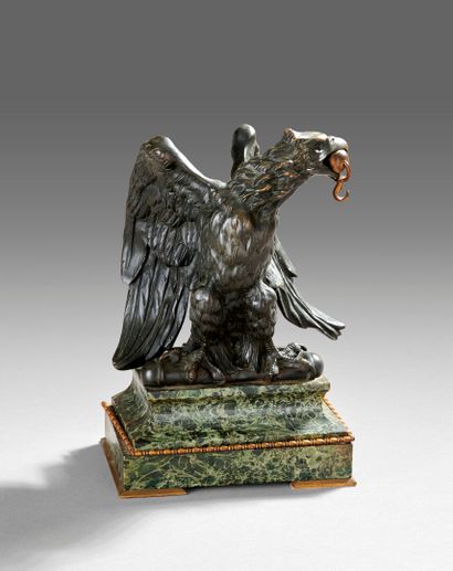 Porte montre en bronze figurant un aigle...