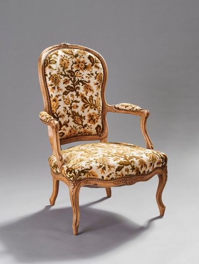 Haut fauteuil à dossier cabriolet dit 