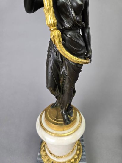 Importante paire de candélabres en bronze...