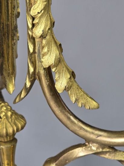 Importante paire de candélabres en bronze...