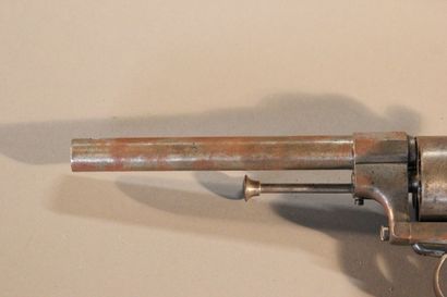 Pistolet à broche, double action, six coups....