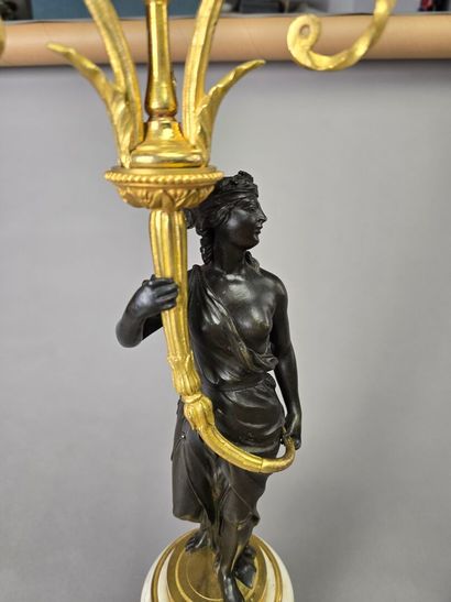 Importante paire de candélabres en bronze...