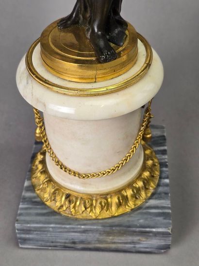 Importante paire de candélabres en bronze...