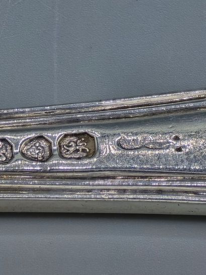 LONDRES 1832 (Angleterre). 
Louche en argent,...
