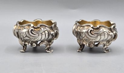 Paire de salières en argent de style rocaille...