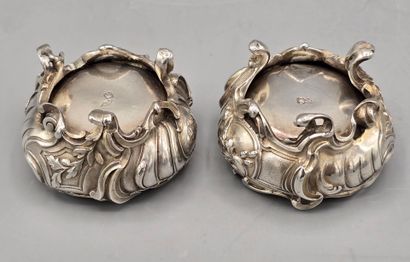 Paire de salières en argent de style rocaille...