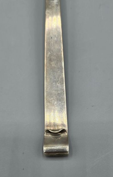 LONDRES, 1899.
Cuillère à ragoût en argent,...