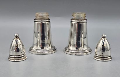 Service salière et poivrière en verre aux...