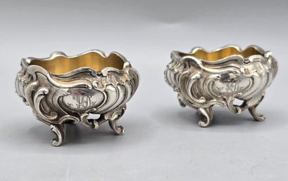 Paire de salières en argent de style rocaille...