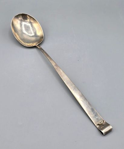 LONDRES, 1899.
Cuillère à ragoût en argent,...