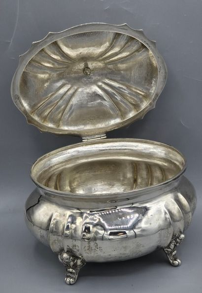 HONGRIE, vers 1935-1966.
Boite à biscuit...