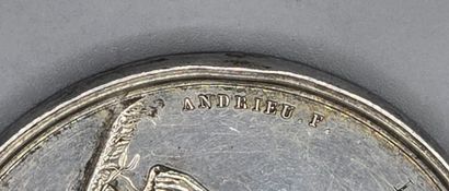 Lot de 4 jetons de mariage en argent (3 gravées...
