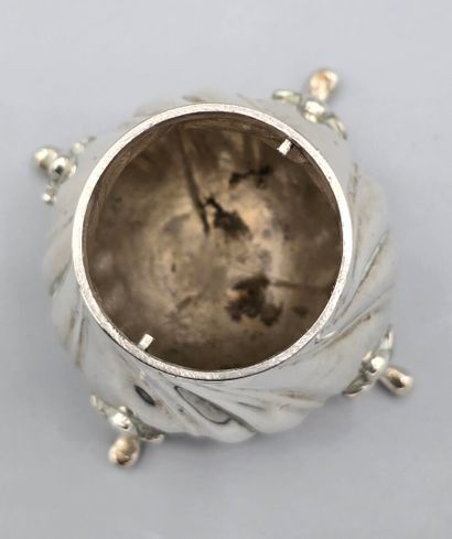 BELGIQUE, XXème siècle
Saupoudreuse en argent...