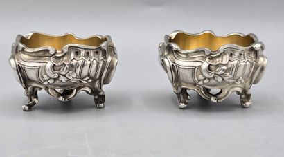 Paire de salières en argent de style rocaille...