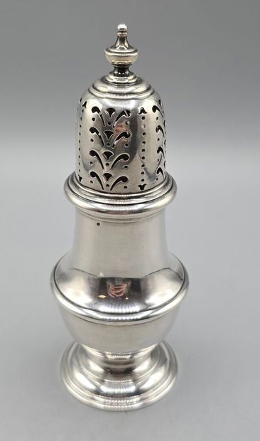 TIFFANY & Co 
Saupoudroir en argent.
Mention...