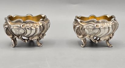 Paire de salières en argent de style rocaille...