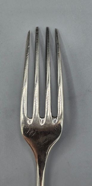 ODIOT
Nécessaire de voyage en argent.
Présenté...
