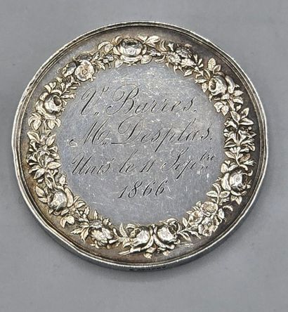 Lot de 4 jetons de mariage en argent (3 gravées...